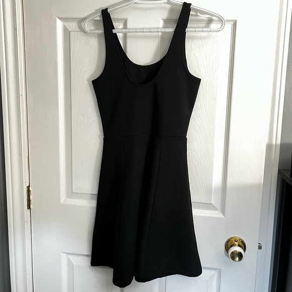 H&M Black Dress - Picture 4 of 8